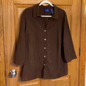 J.H. Collectibles woman- Brown mid length sleeve v neck blouse